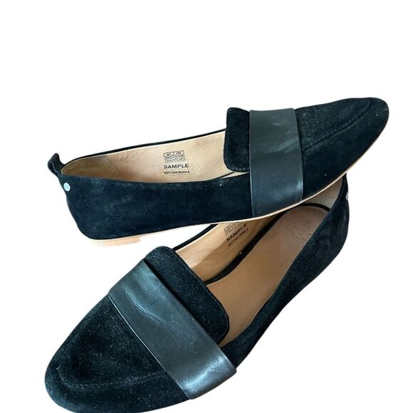 UGG Jonette Suede Loafers Size 7 Black Slip On Flats Classic Style - Picture 1 of 6